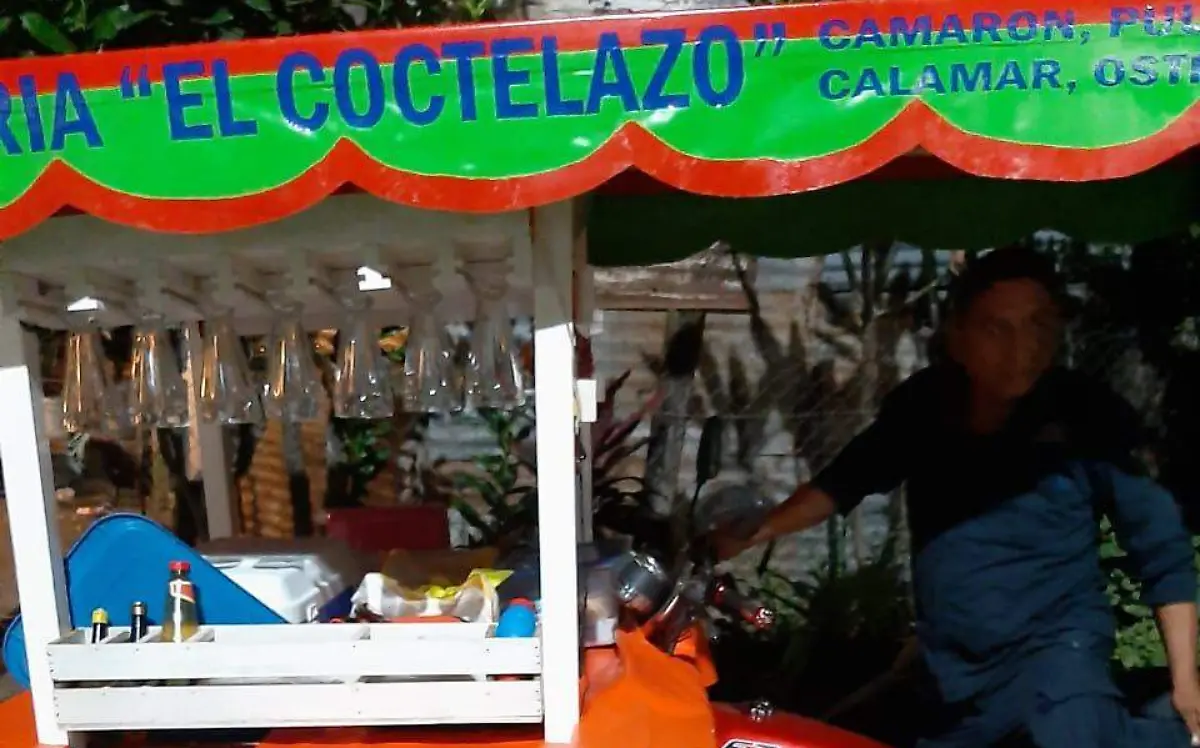 vendedor de cocteles